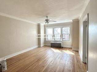 2956 W Belle Plaine Ave #2, Chicago, IL 60618
