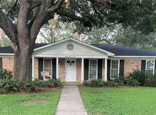 2101 Woodhillcrest Dr, Mobile, AL 36609