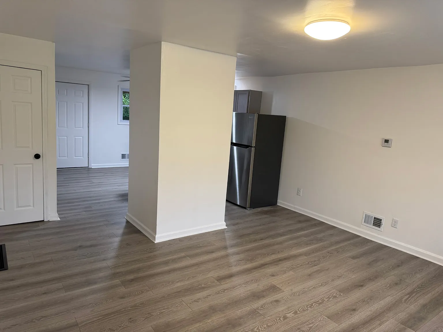 2 bed, 1.5 bath, 992 sqft, $1,150 — Photo 3
