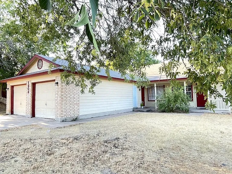 1808 Prairie Knoll Ct #B — Photo 2