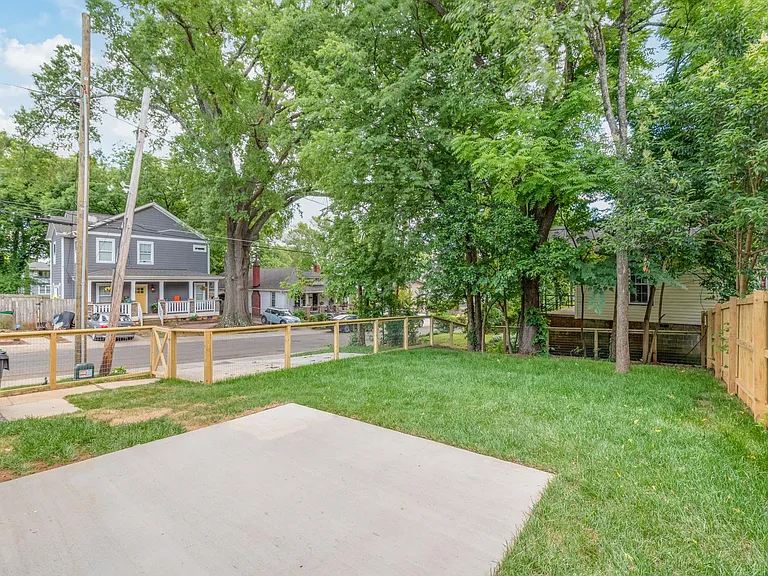 435 Wake St — Photo 13