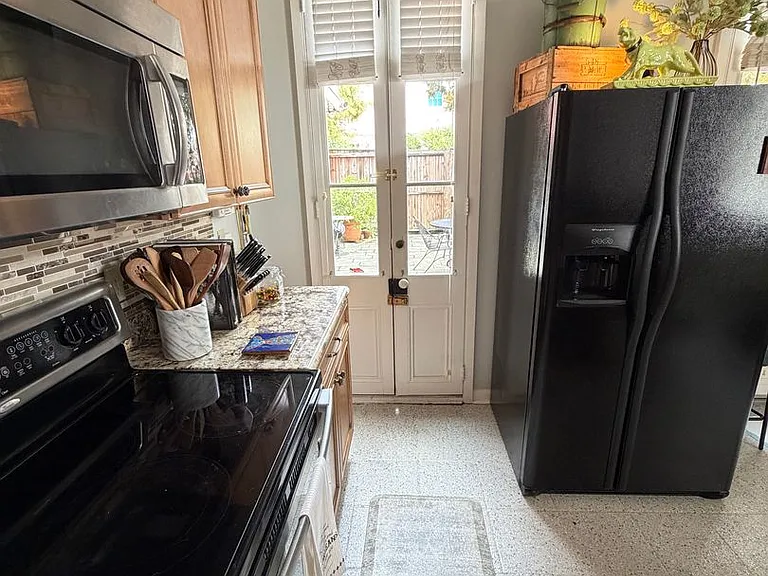 802 Spain St #3 — Photo 33