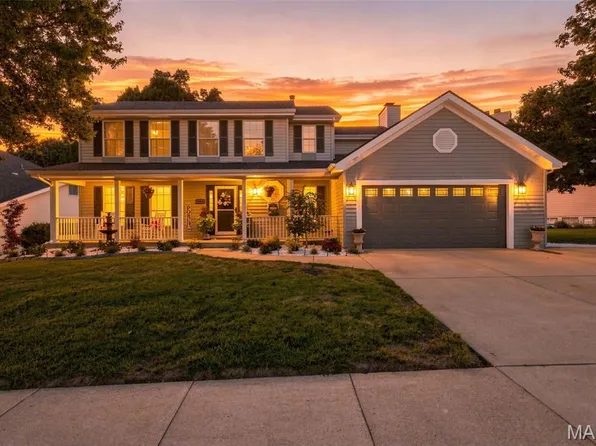 1519 Autumn Chase Dr, Fenton, MO 63026