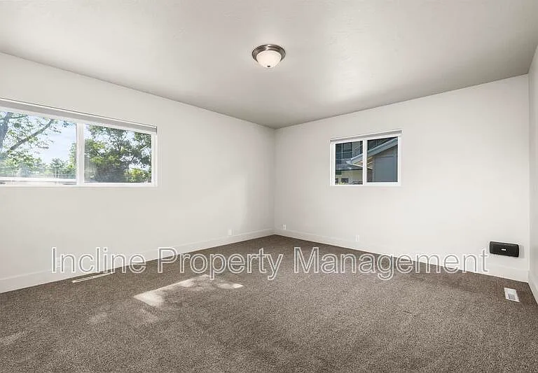 31 W 100 N — Photo 10