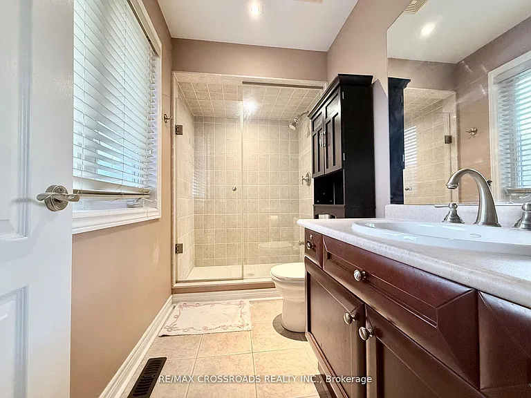 158 Gail Parks Cres — Photo 14