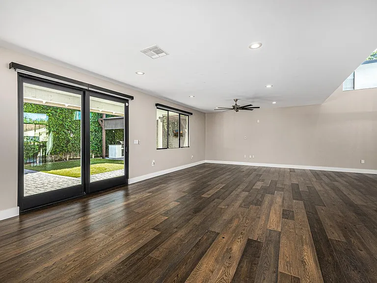 3821 E Devonshire Ave — Photo 39