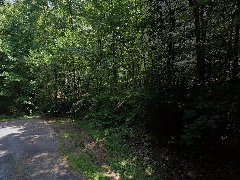 1st image of 924 Canterbury Way