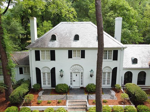 2nd image of 407 S Edgewood Circle