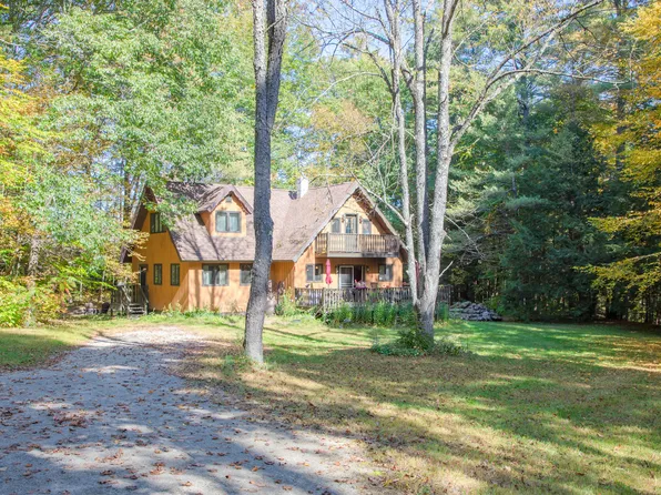54 Brainards Forge Rd, Westport, NY 12993