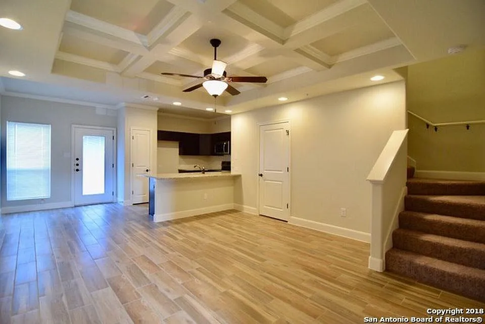 3 bed, 2.5 bath, 1260 sqft, $1,325 — Photo 4