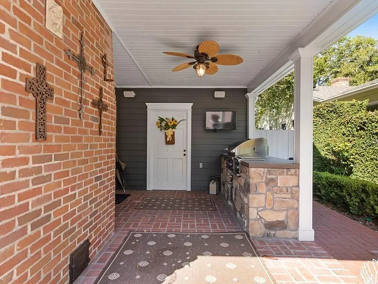 1119 Belleaire Cir — Photo 28