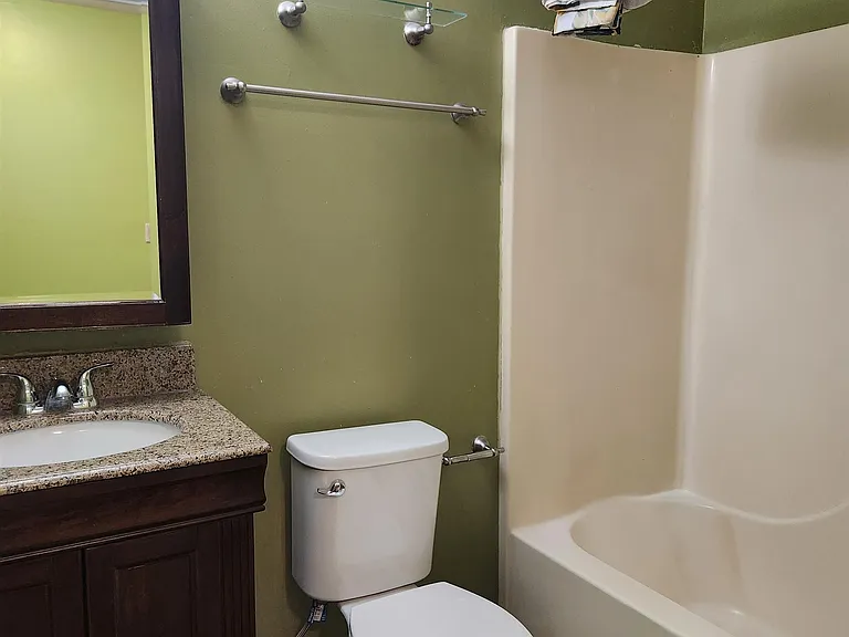1394 Bradley Dr — Photo 36