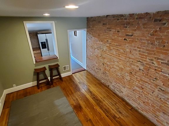 2nd image of 414 E Flora St
