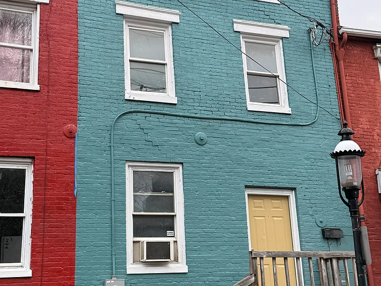 105 Decatur St — Photo 1