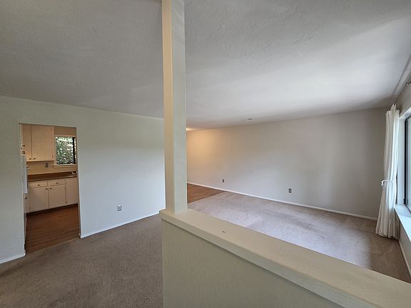3rd image of 9 Upper Ridgeway Ave #9
