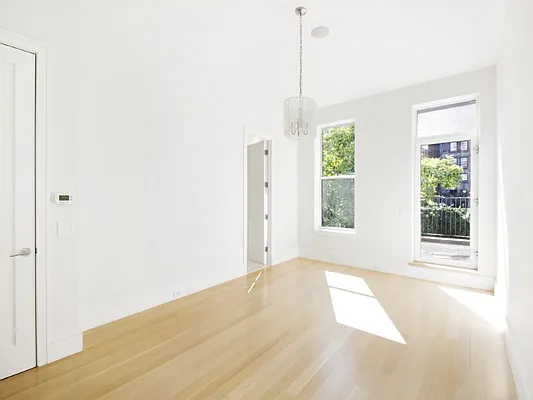 Sold by Sotheby's International Realty | media 7