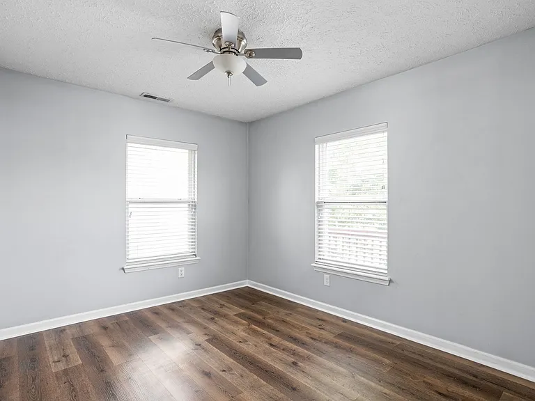 2213 N Talbott St — Photo 13