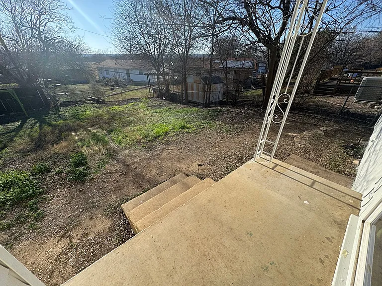 803 Hill St — Photo 15