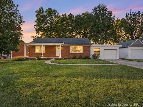 2647 Roanoke Avenue, New Albany, IN 47150