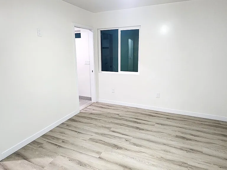 2574 Southern Ave #B — Photo 17