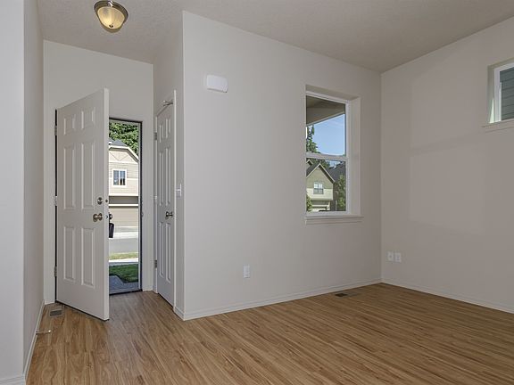 3rd image of 2701 NE 87th Ave