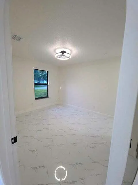 3 bed, 2.0 bath, 988 sqft, $1,980 — Photo 4