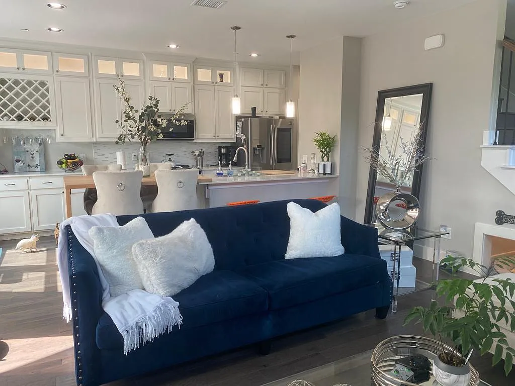 2129 Lovedale Ave — Photo 4