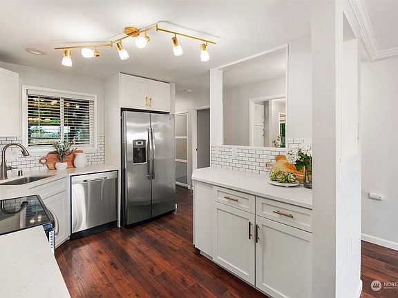 3rd image of 11703 NE 80th St #D1