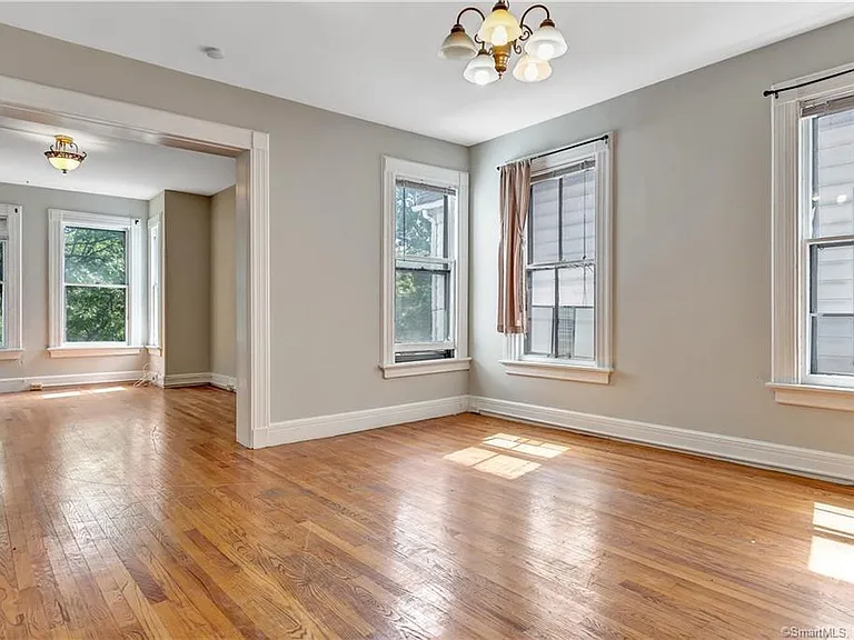 28 Edwards St #2 — Photo 13