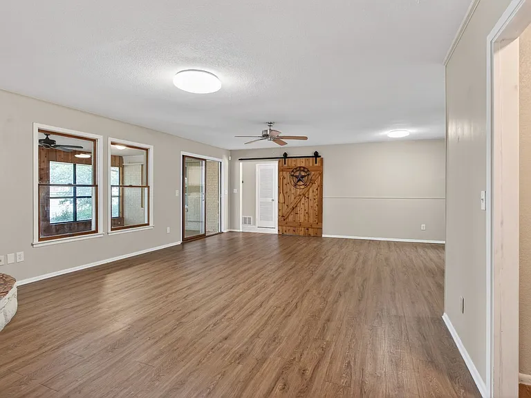 4202 Indian Creek Ct — Photo 9