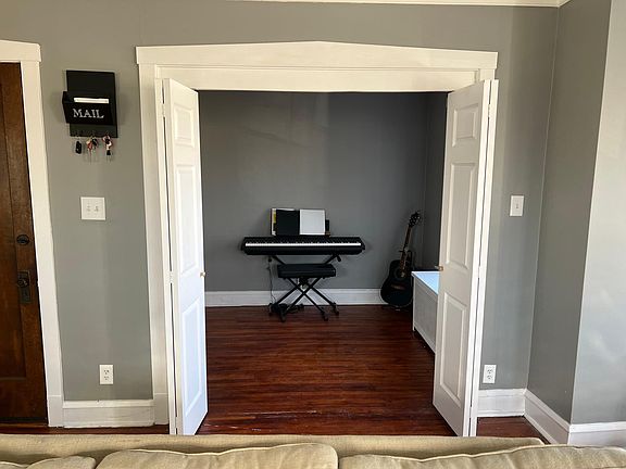 5th image of 4640 S Sawyer Ave #2