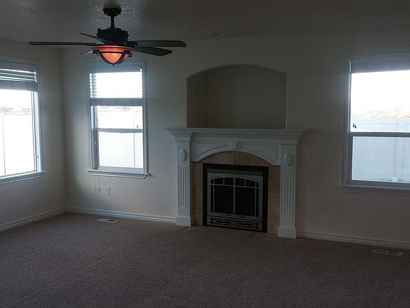 5th image of 11896 Goldfinch St