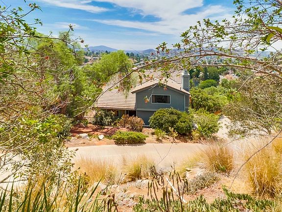 3rd image of 4296 Alta Mira Dr