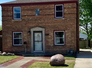 2417 Dwight St, Racine, WI 53403