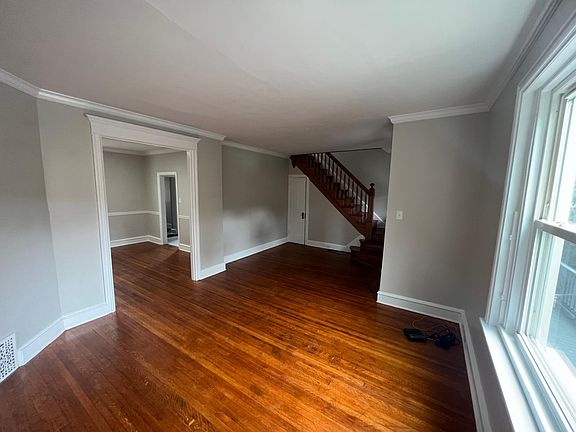 3rd image of 403 W 19th St