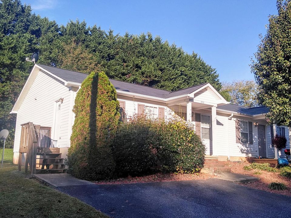 1st image of 1712 18th Ave NE