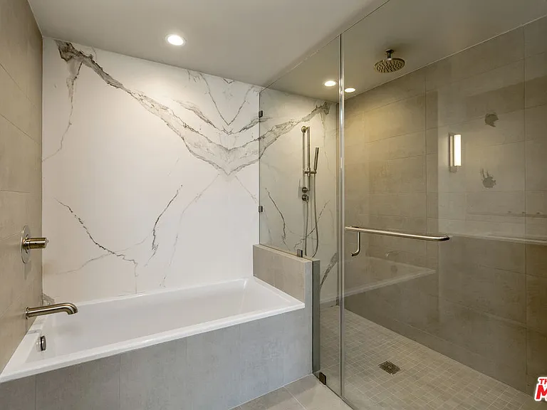 11837 Mayfield Ave #404 — Photo 15