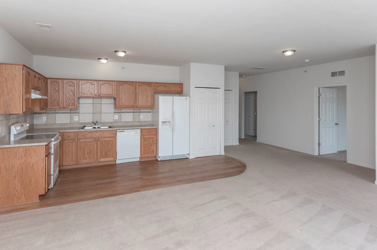 Towne Center Flats — Photo 2