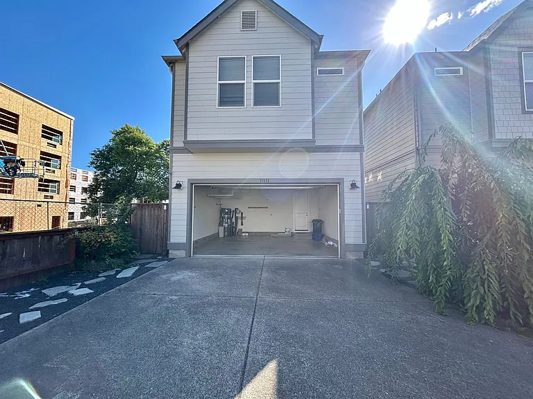 11571 SW Barber St — Photo 28