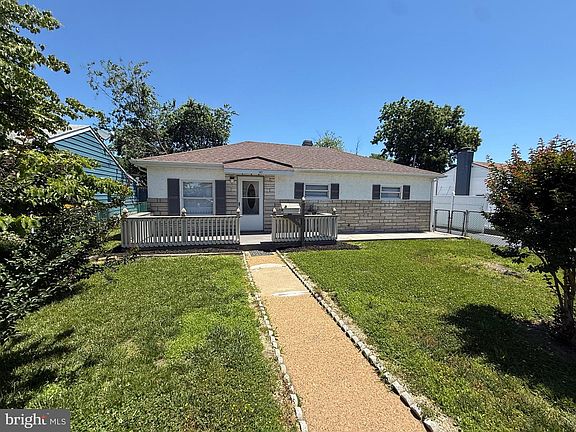 3rd image of 147 Halcyon Dr