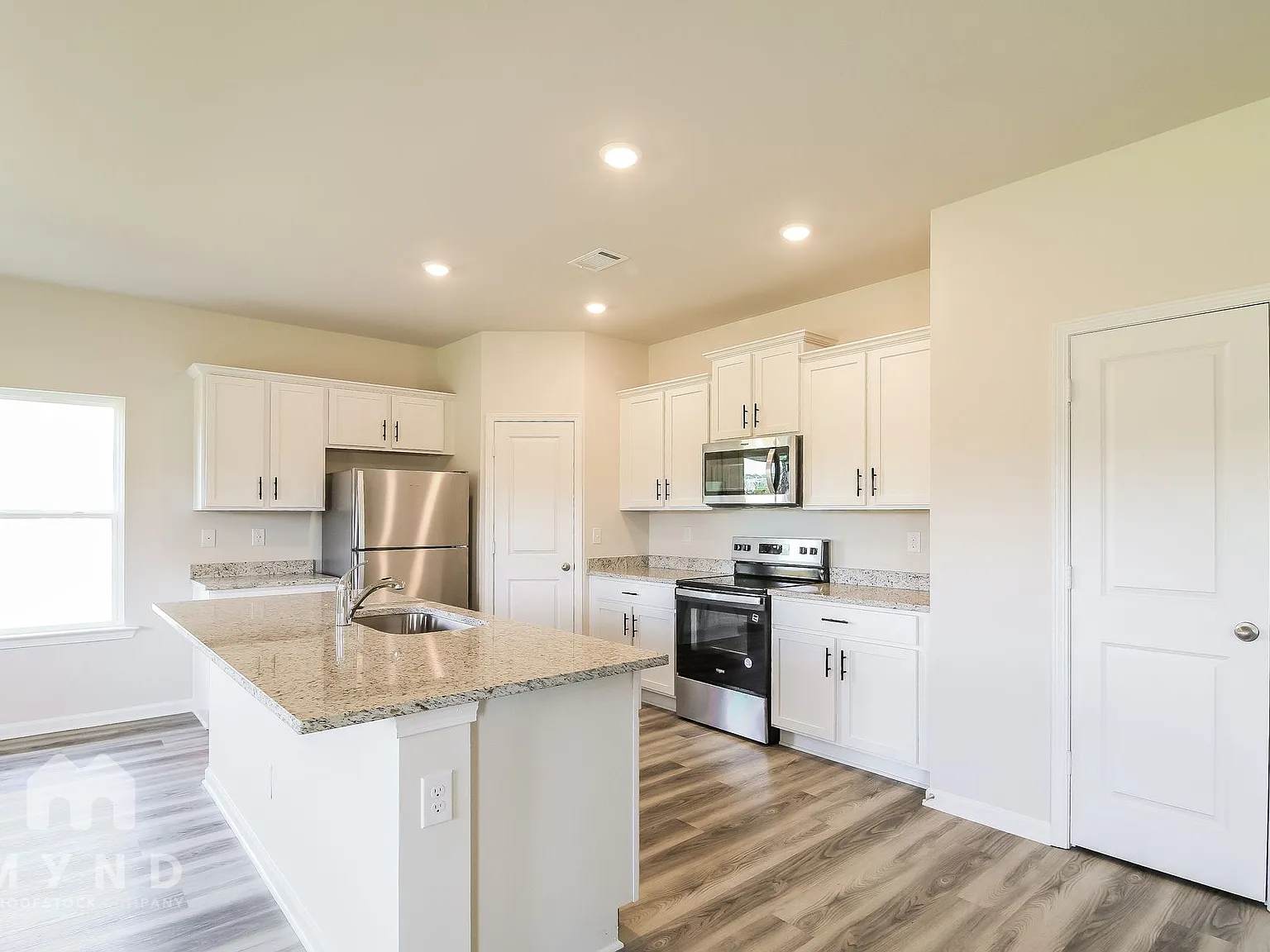 3 bed, 2.5 bath, 1770 sqft, $2,125 — Photo 3