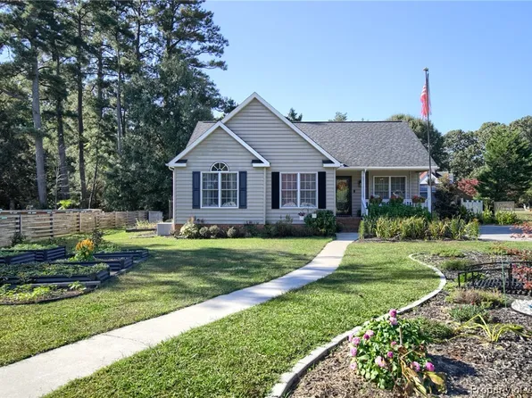 6304 Main St, Gloucester, VA 23061