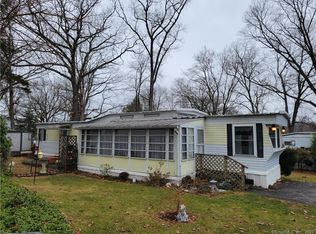 37 Twin Oaks Ln, Danbury, CT 06811