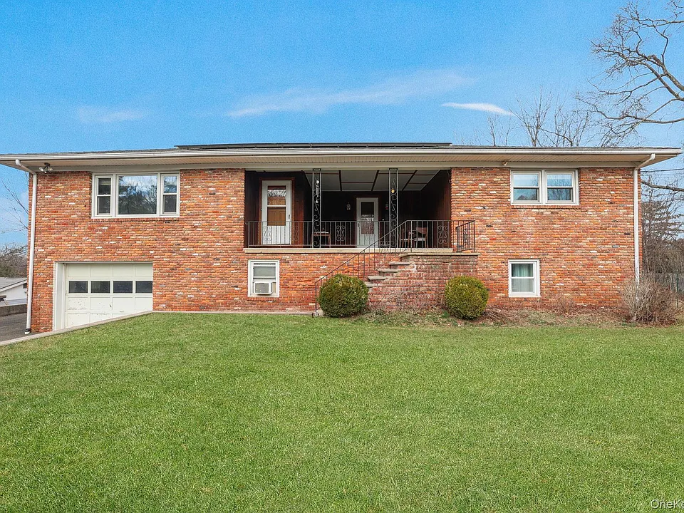 2 Gillis Ave #1