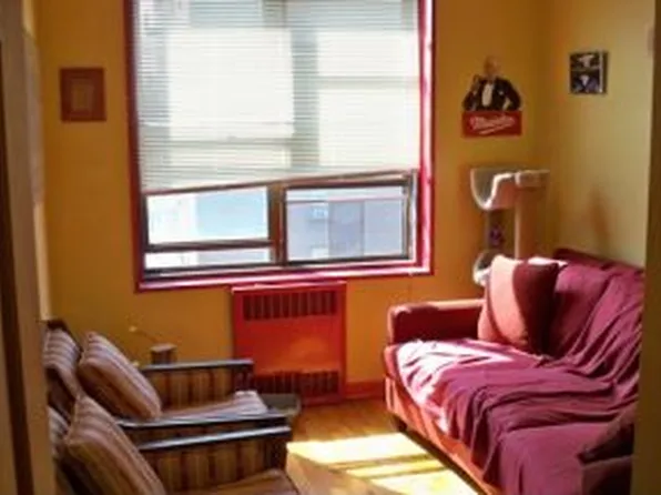 2140 Knapp Street image 1 of 5