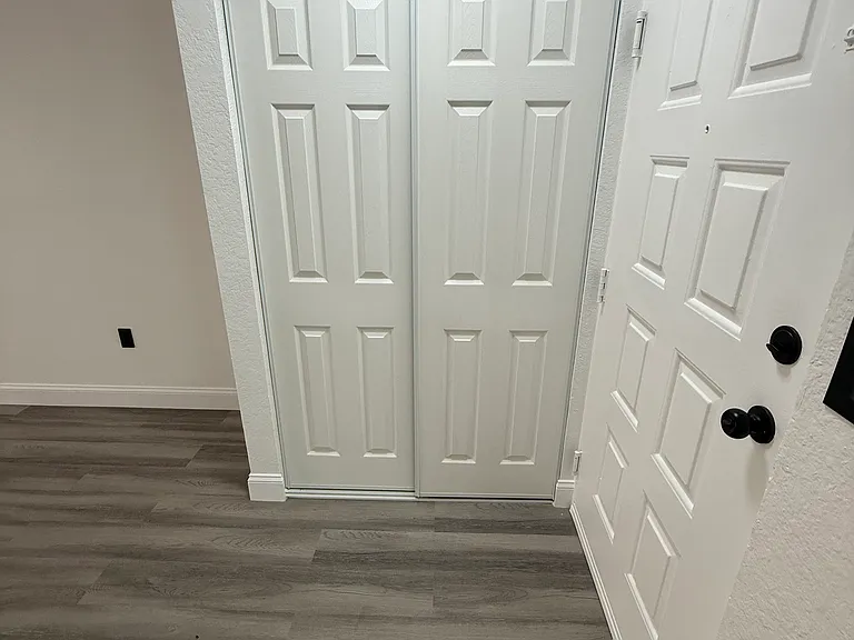 2820 N Oakland Forest Dr #107 — Photo 8
