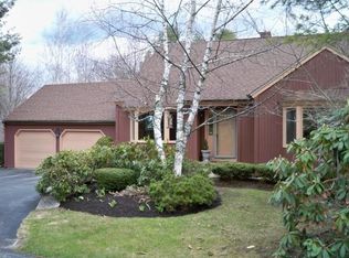 33 Wildwood Dr, Cape Elizabeth, ME 04107