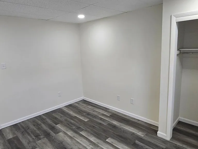 300 W Frack St — Photo 8