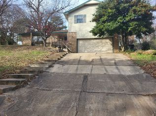 1703 Maplewood Dr, Claremore, OK 74017