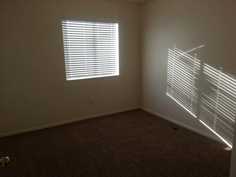 486 W Pacific Dr #3 — Photo 12
